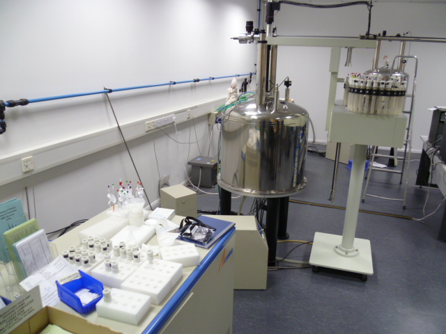 JEOL ECS 300 NMR Spectrometer