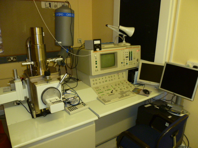 JEOL JSM-6100 SEM with Oxford Instruments  EDX and backscattered electron detector